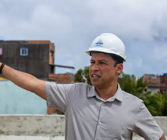 Morte de motoqueiro explorada politicamente por Rodrigo Cunha ocorreu em via sob responsabilidade da prefeitura de Maceió