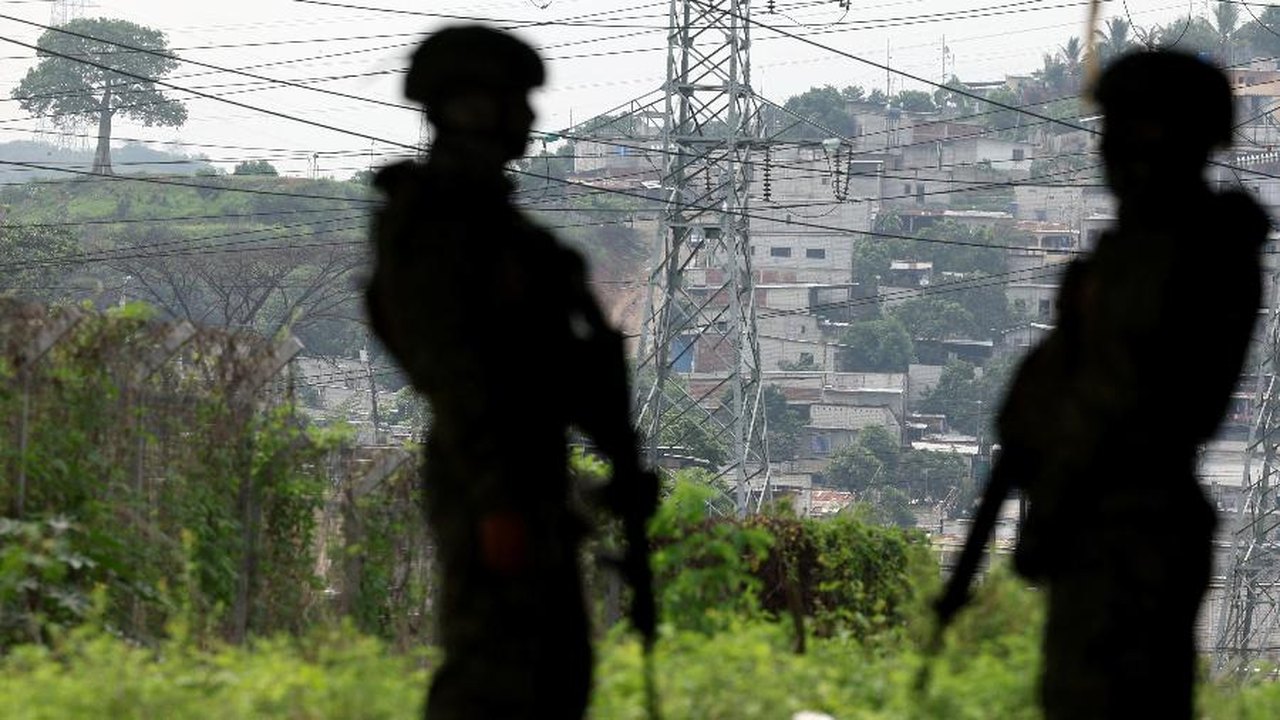 Criminosos usam drones para lançar bombas durante megaoperação; há mortos, presos e inocentes baleados