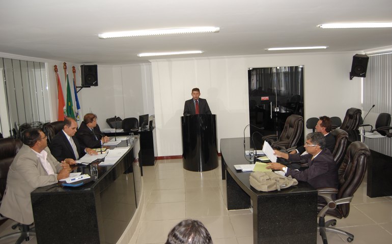 Vereadores delmirenses retornam às atividades