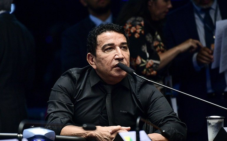 Magno Malta comemora primeiro passo para fim do conflito no Oriente Médio