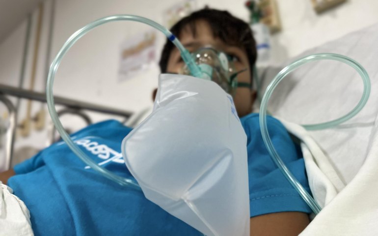 Fumaça e alérgenos podem agravar casos de asma durante festas juninas, alerta pneumologista do HGE