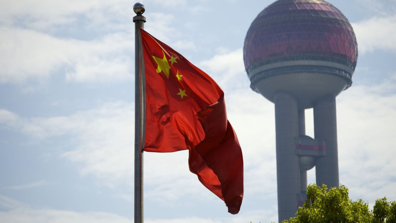 China impõe medidas retaliatórias sobre petróleo, carvão e GNL dos EUA após tarifas de Trump