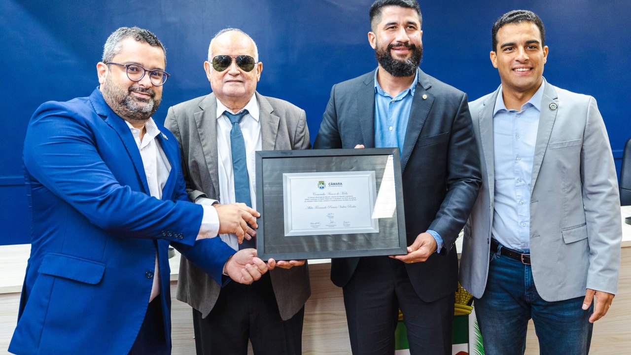 Câmara Municipal de Maceió homenageia Fernando Valões com a Comenda Arnon de Mello