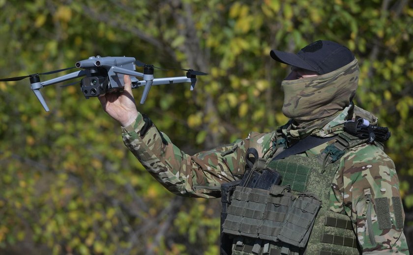 Rússia supera Ucrânia tanto no campo de batalha quanto nas negociações, diz especialista