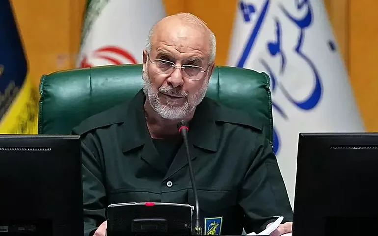 Negociador do Irã deixa cargo após divergências; ministro inicia 'giro pela paz'