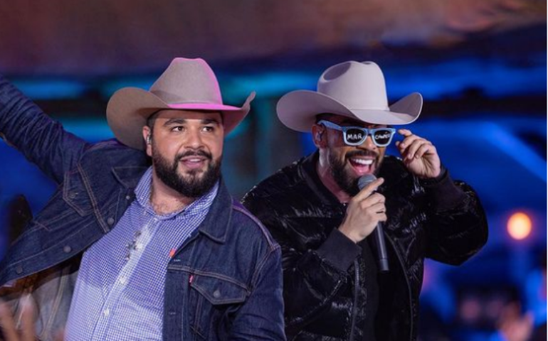 Léo e Raphael postam novos clipes no YouTube