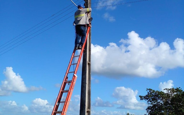 Prefeitura de Branquinha realiza manutenção da iluminação pública