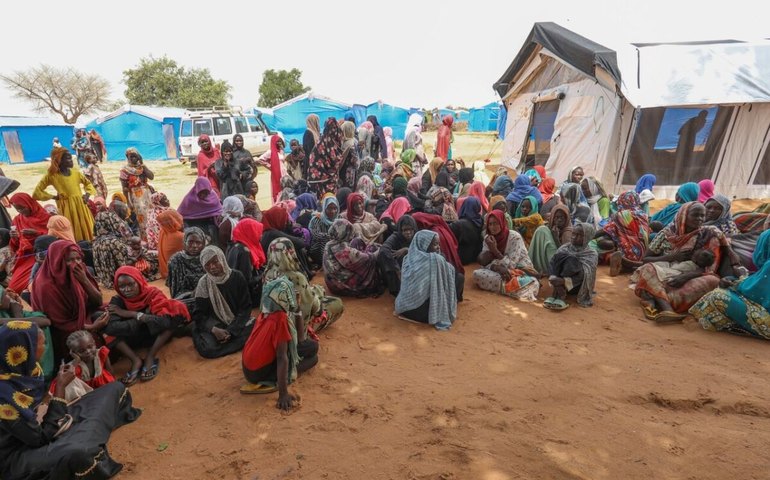 Crise no Sudão: em um ano, 'guerra esquecida' deslocou 8,6 milhões de pessoas