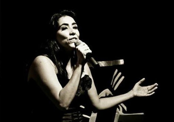 Irina Costa apresenta ‘O mar fala de mim’, no Teatro Deodoro