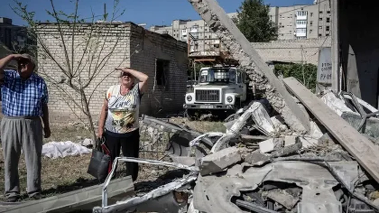 Ucrânia: sob ameaça de ataque iminente, moradores abandonam Pokrovsk
