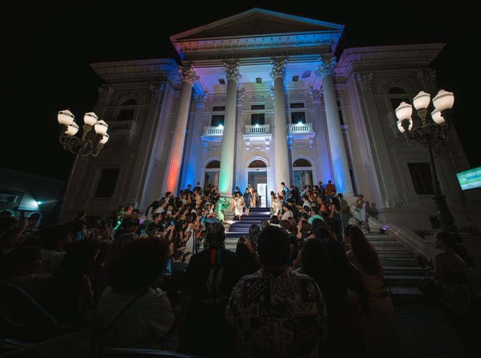 Passarela autoral ao ar livre enaltece artesanato alagoano em espetáculo de identidade, inovação e criatividade