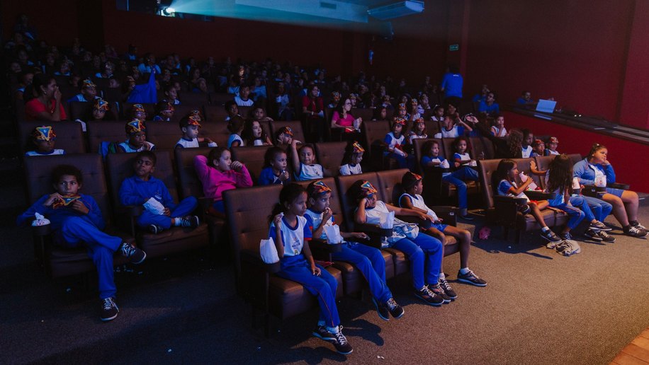 Ode às crianças voadoras: Em quatro dias, mais de 2 mil estudantes assistiram aos curtas metragens do Festival Revoada