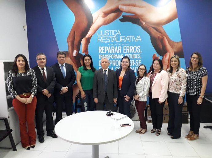 Deputadas conhecem estrutura do Juizado da Violência Doméstica Contra a Mulher