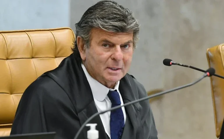 Fux pede para revisar voto em julgamento de Bolsonaro antes de publicação de acórdão