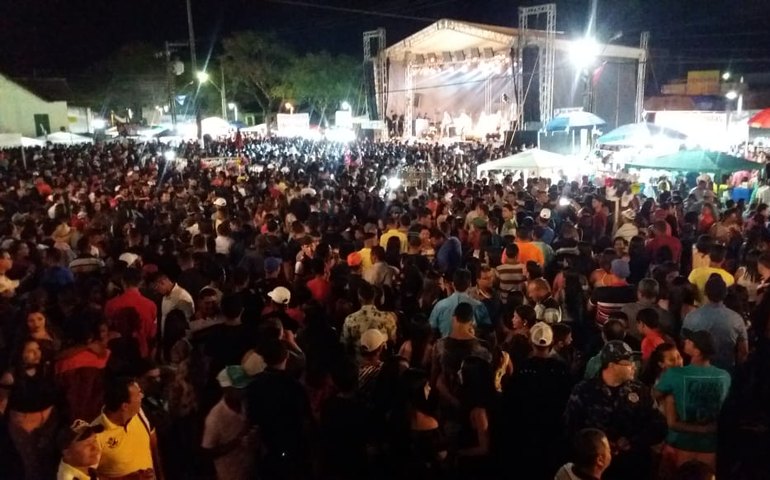 Cajueirenses ganham uma linda festa de emancipação e diversos equipamentos