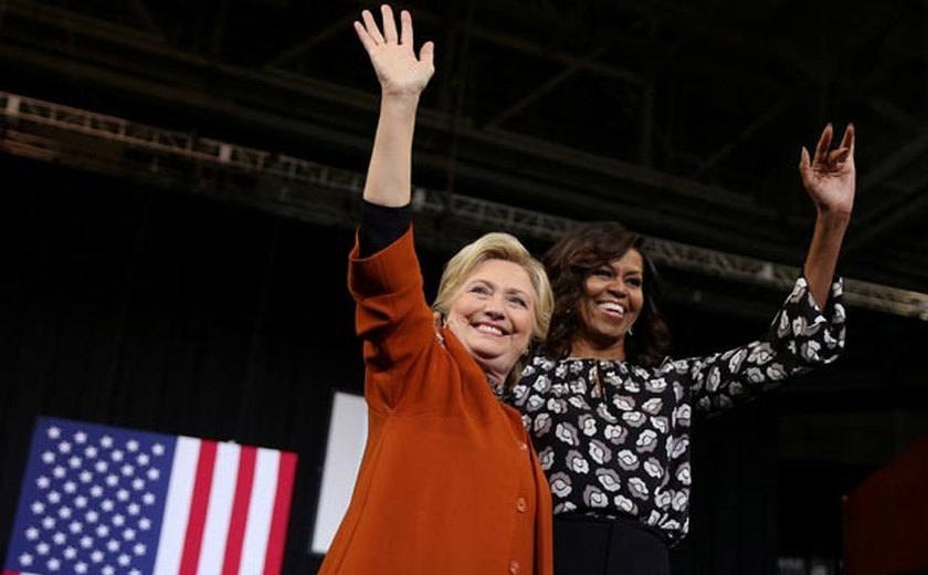 Na véspera de eleição, os Clinton e os Obama farão campanha juntos