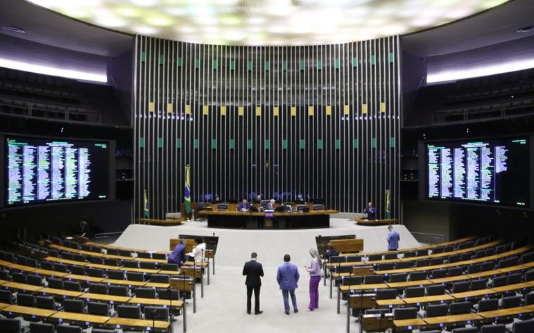 Comissão aprova projeto que deixa de punir motim de policial que descumprir ordem ilegal