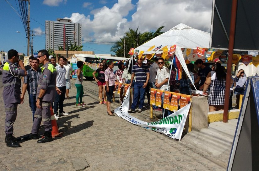 SMTT realiza blitz educativa de São João na Serraria