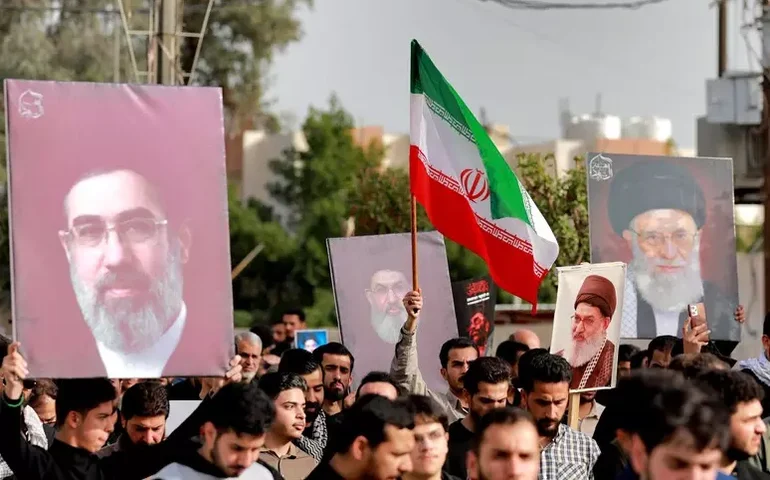 Líder supremo do Irã diz que 'crimes' e 'assassinatos' não abalarão país