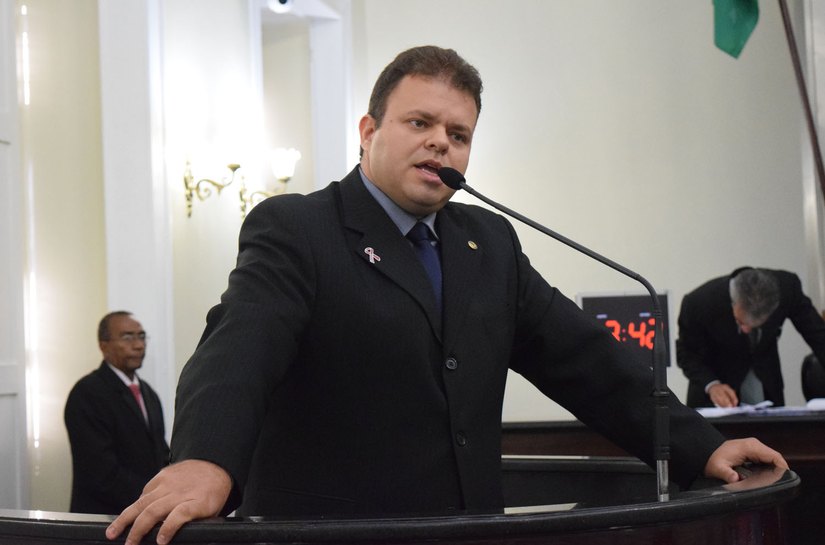 Léo Loureiro destaca passagem do Dia Internacional da Pessoa com Deficiência