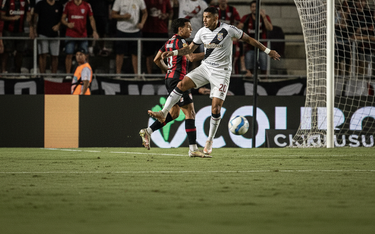 Vasco bate o Boavista com tranquilidade com time misto e é vice-líder no Carioca