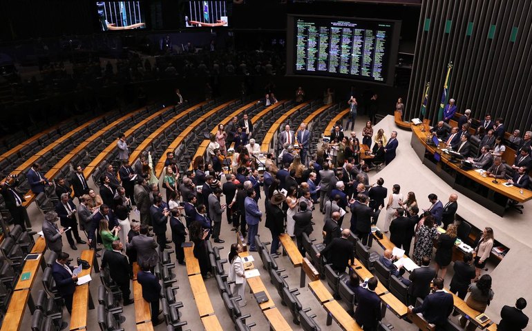 8/1: Congresso derruba veto ao PL da Dosimetria e beneficia condenados