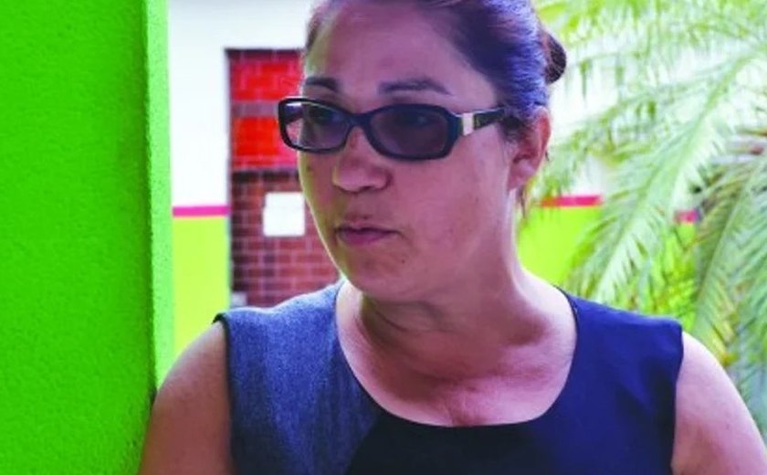 Advogada condenada por homicídio se entrega à polícia após revogação de habeas corpus