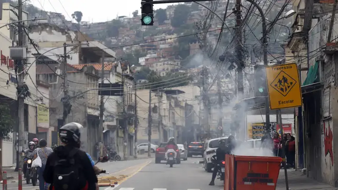 Fuzis fantasmas abastecem o terror do CV do Rio: mais da metade das armas de guerra apreendidas em megaoperação era montada clandestinamente