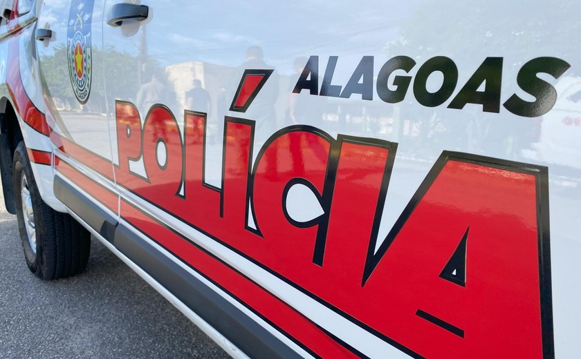 PM apreende arma com suspeito de participação em homicídio no Jacintinho
