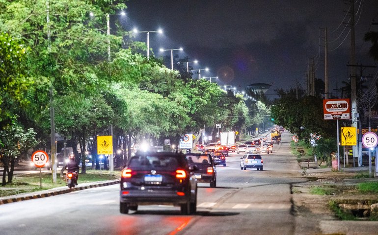 Iluminação em LED alcança mais de 60km das principais vias urbanas de Maceió