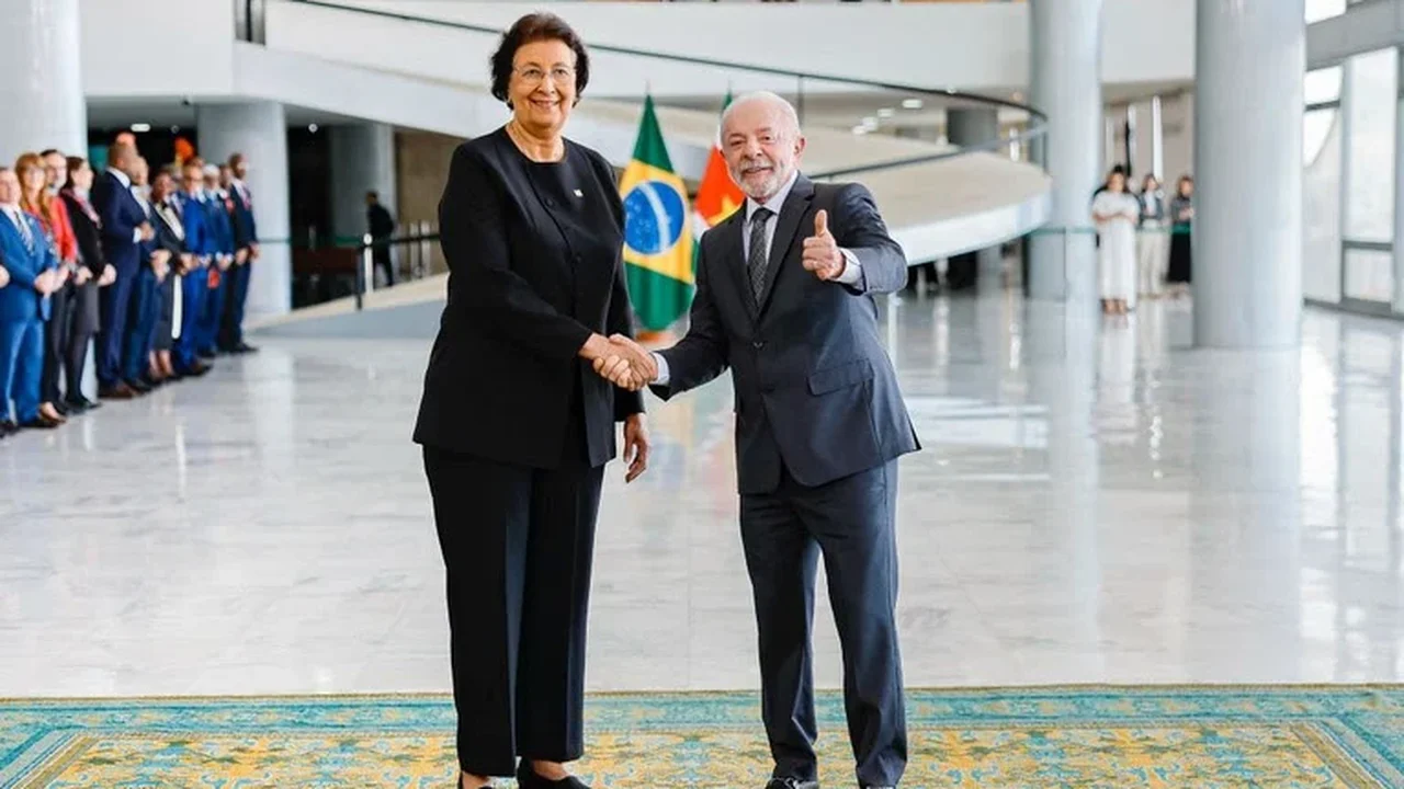 “Brasil acompanha com entusiasmo o novo ciclo de crescimento do Suriname”, declara Lula em visita da presidenta Jennifer Geerlings-Simons