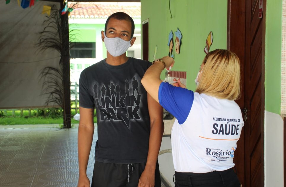 Rosário do Catete vai vacinar população com 25 anos ou mais