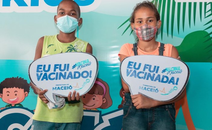 Adultos e adolescentes poderão se vacinar no ponto instalado na orla de Ponta Verde Adultos e adolescentes poderão se vacinar no ponto instalado na orla de Ponta Verde