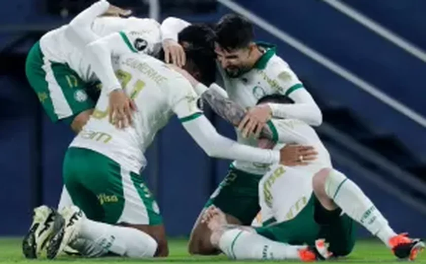 Palmeiras vira diante do Independiente del Valle e lidera grupo na Libertadores