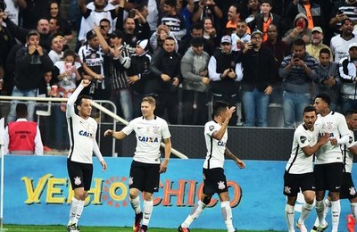 Corinthians acorda no segundo tempo e atropela o Sport