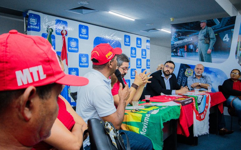 Governo de Alagoas recebe representantes dos movimentos sociais de luta agrária