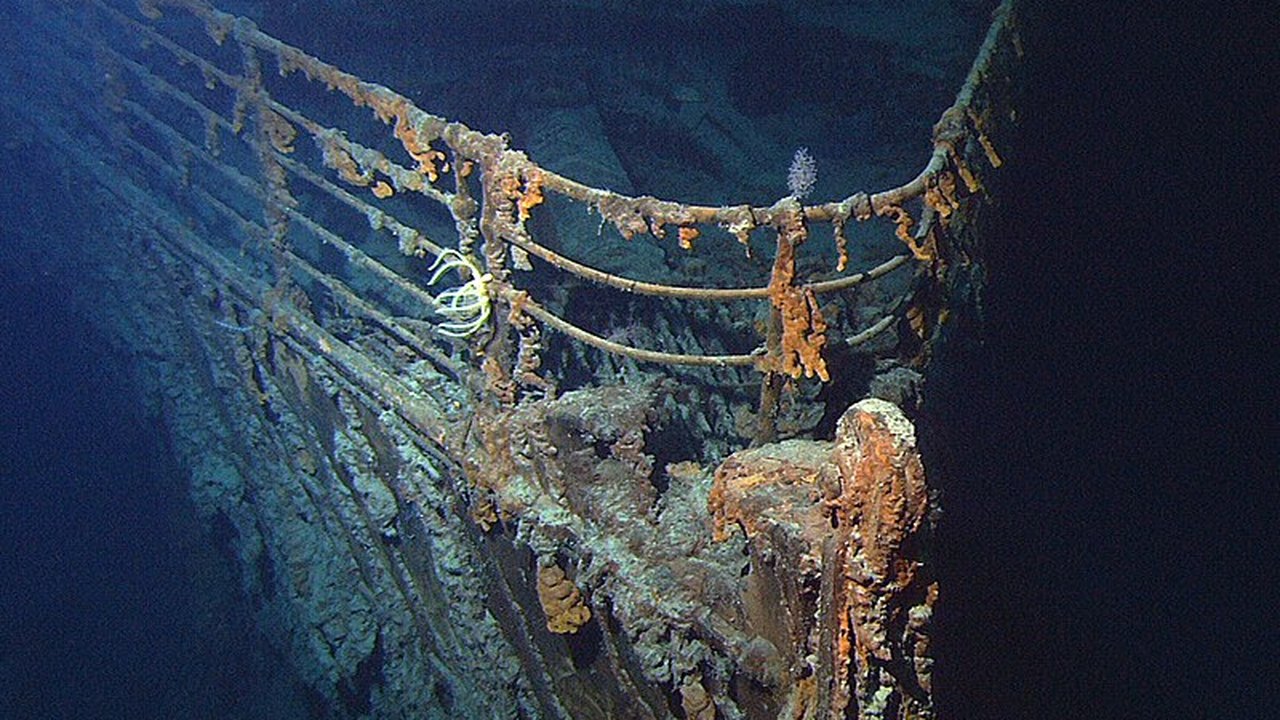 Titanic: Novas imagens de navio naufragado flagram danos em grade de Jack e Rose e 'acham' estátua de bronze