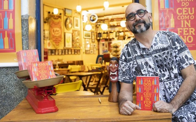 Eury Donavio cria sertanismo mágico para narrar saga de matador