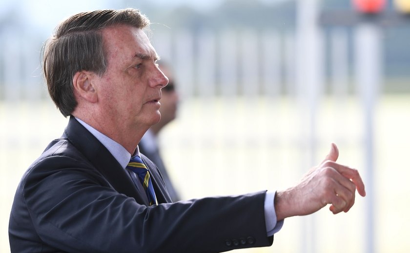 Bolsonaro diz que deve sancionar até quarta-feira projeto de socorro aos Estados