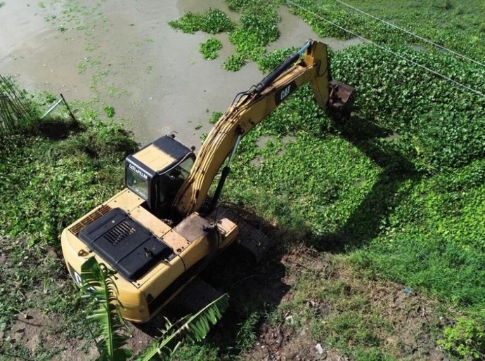 Prefeitura de Penedo limpa canais da Lagoa do Oiteiro e realiza outras ações preventivas