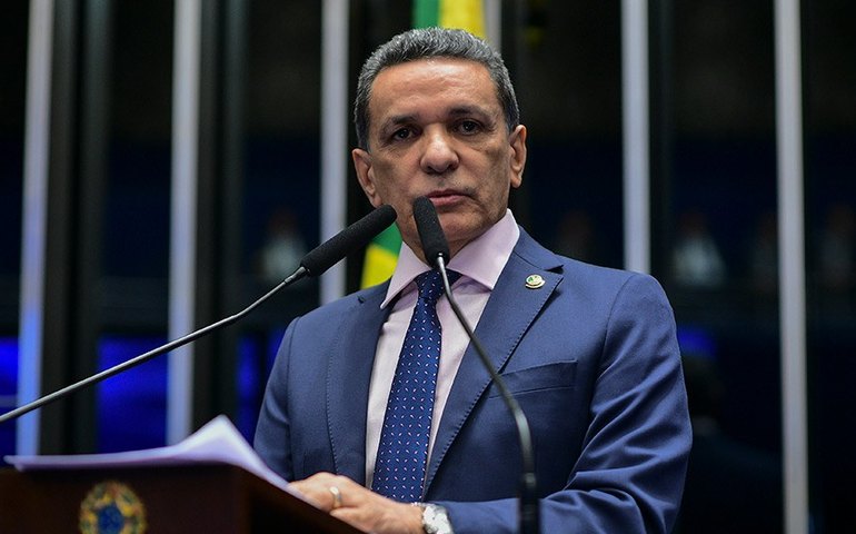 Mecias critica centralização da segurança e defende autonomia dos estados