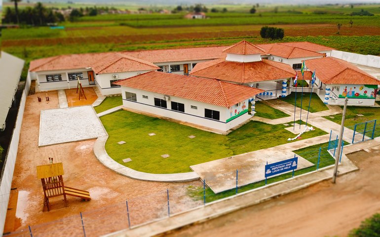 Sonho realizado: Tainá Veiga entrega aos moradores da Mata Limpa uma das mais modernas escolas da região