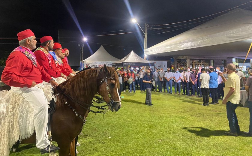 Abertura da Expoagro conta com cavalhada e solenidade no Parque da Pecuária