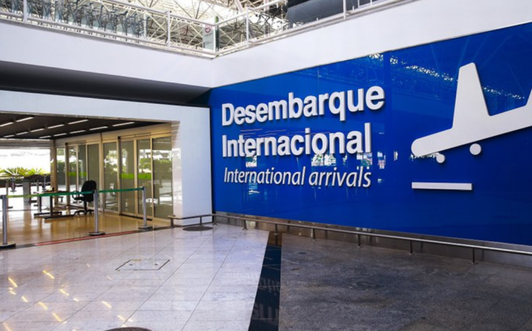 Adiada a exigência de vistos para cidadãos da Austrália, Canadá e EUA