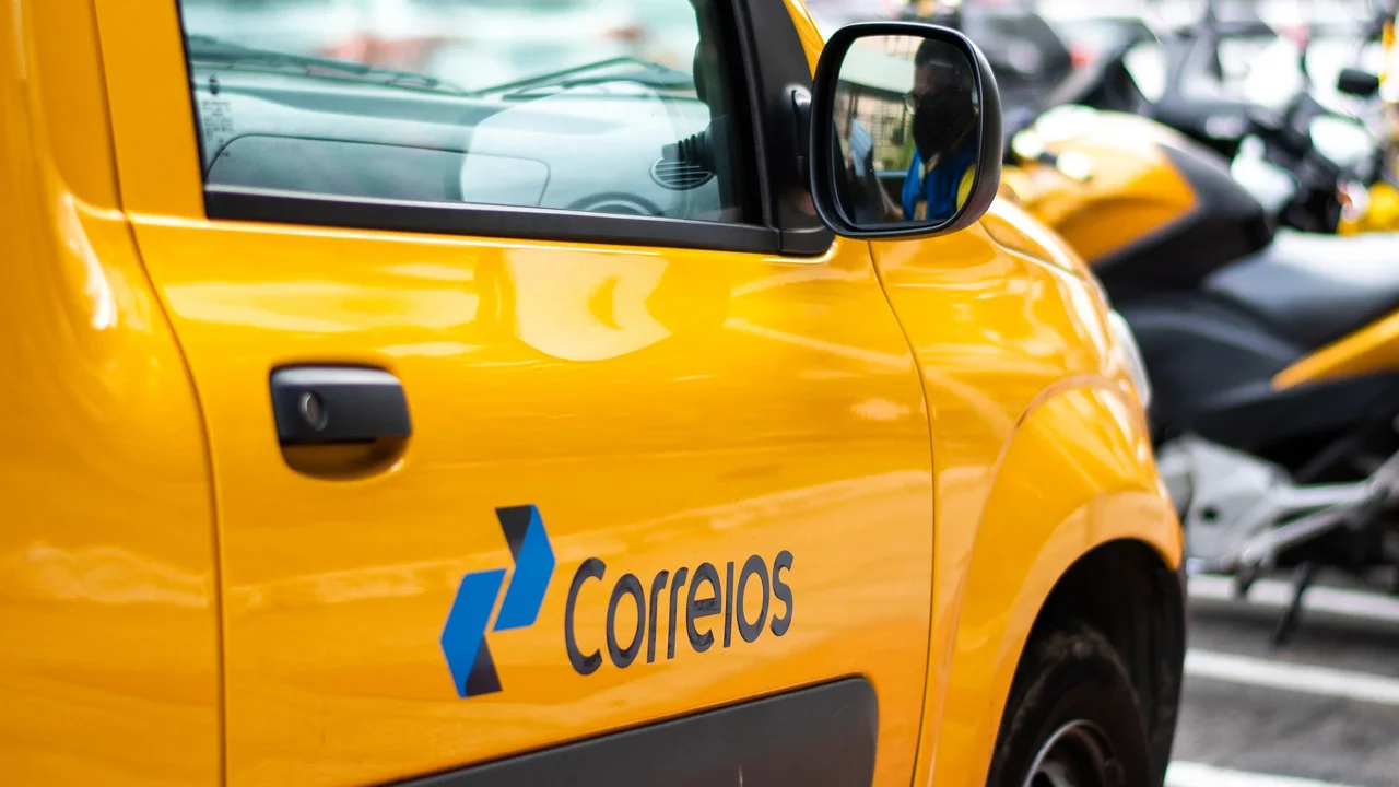 Impasse no plano de saúde e reajuste mantêm greve dos Correios; TST julga dissídio na segunda (21)