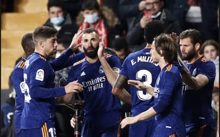 Médico Embs de Aragão Lisboa é homenageado com a comenda Divaldo Suruagy