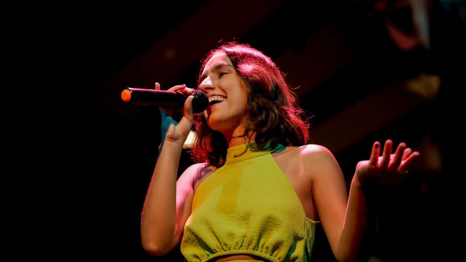 Bossa Nova invade Arapiraca com o show As Cores da Bossa por Duda Maia