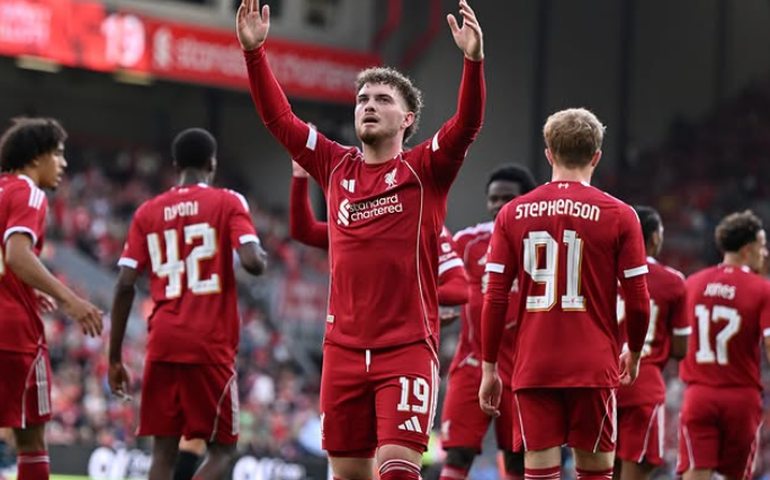 Liverpool goleia Athletic Bilbao em reencontro com Anfield marcado por homenagens a Diogo Jota