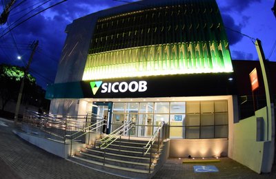Visa e Sicoob renovam parceria de patrocínio com a Visa Cash App RB no Brasil