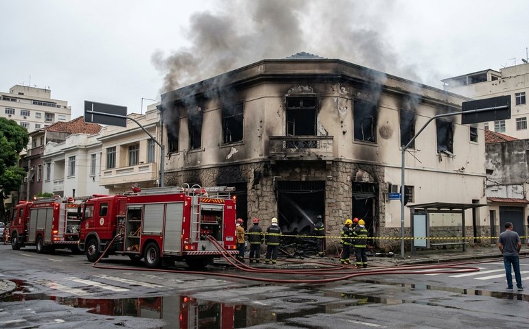 Incêndio atinge restaurante em Botafogo na manhã desta segunda-feira